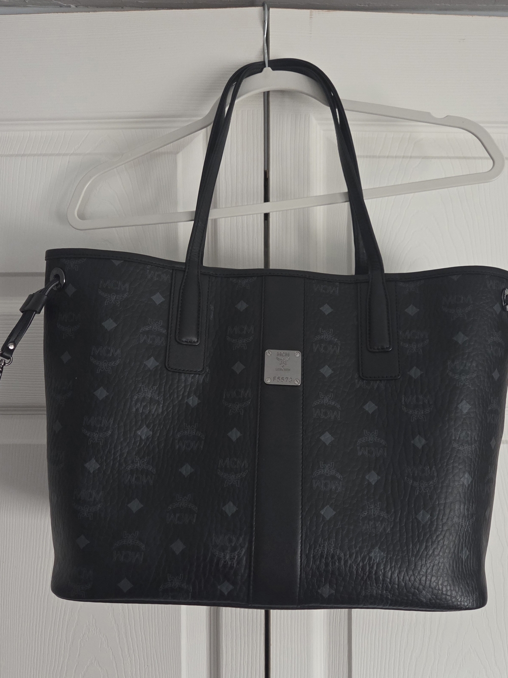 Dkny Black Logo-Print Leather Tote